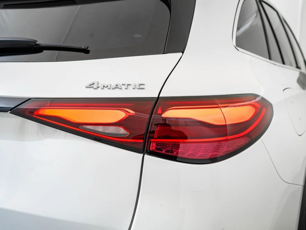 Used 2026 Polar White Mercedes-Benz GLC 300 image 16