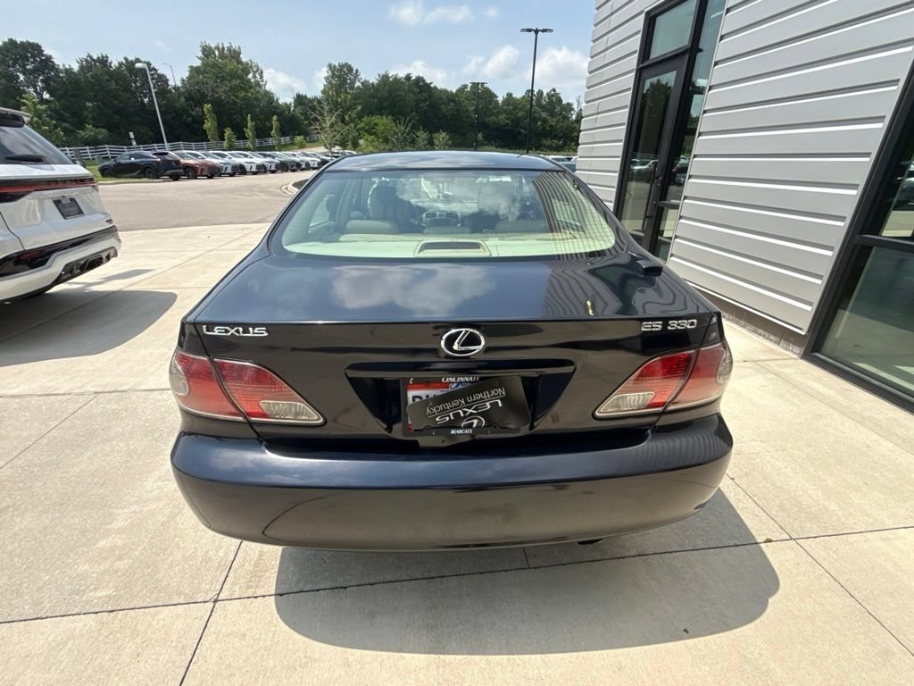 Used 2004 Blue Onyx Pearl Lexus 330 image 8