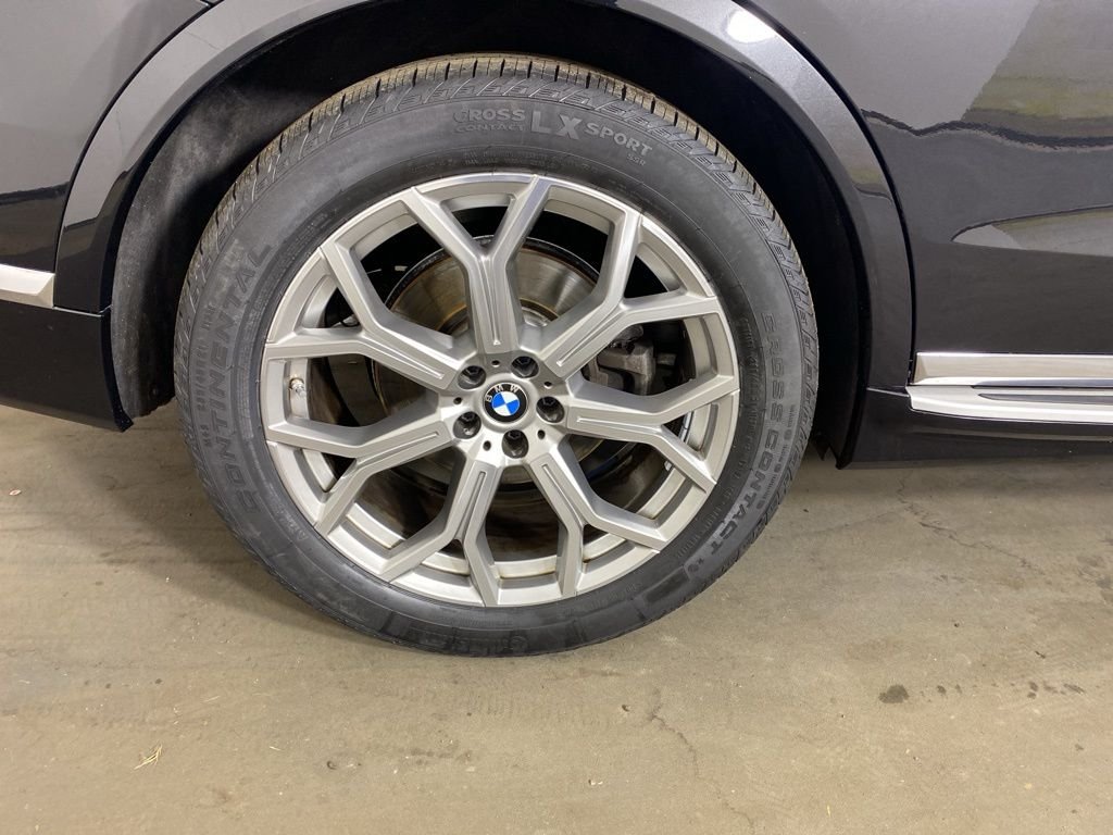 Used 2023 Black Sapphire Metallic BMW xDrive40i image 33