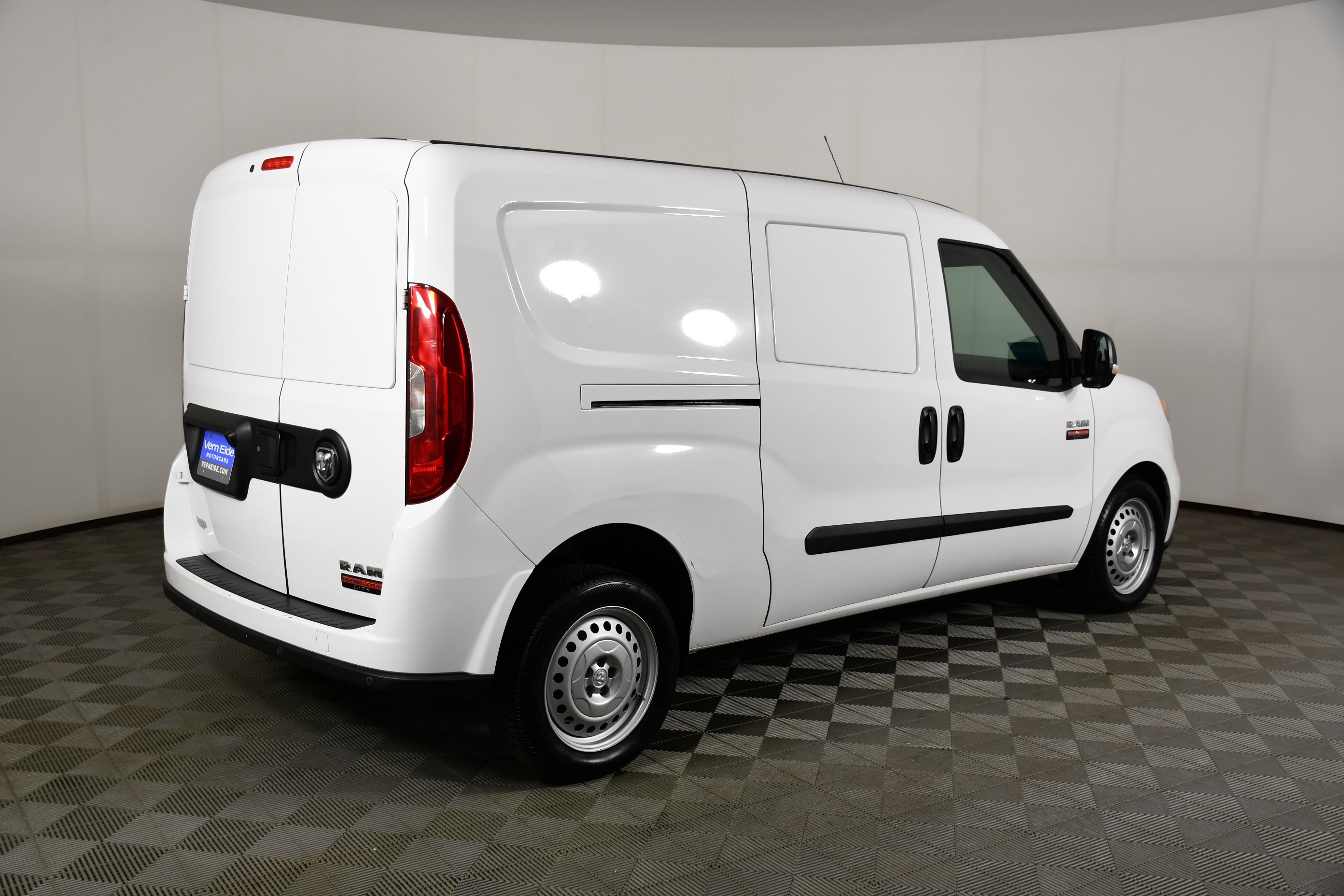 Used 2022 Bright White Ram Tradesman image 6