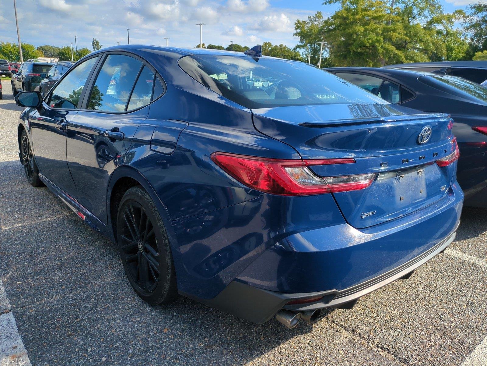 Used 2025  TOYOTA  image 5