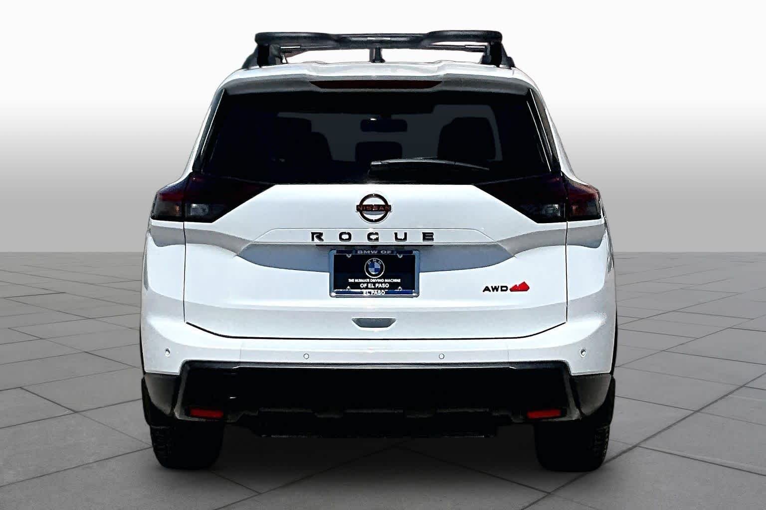Used 2026 Everest White Pearl Tricoat Nissan Rock Creek image 4