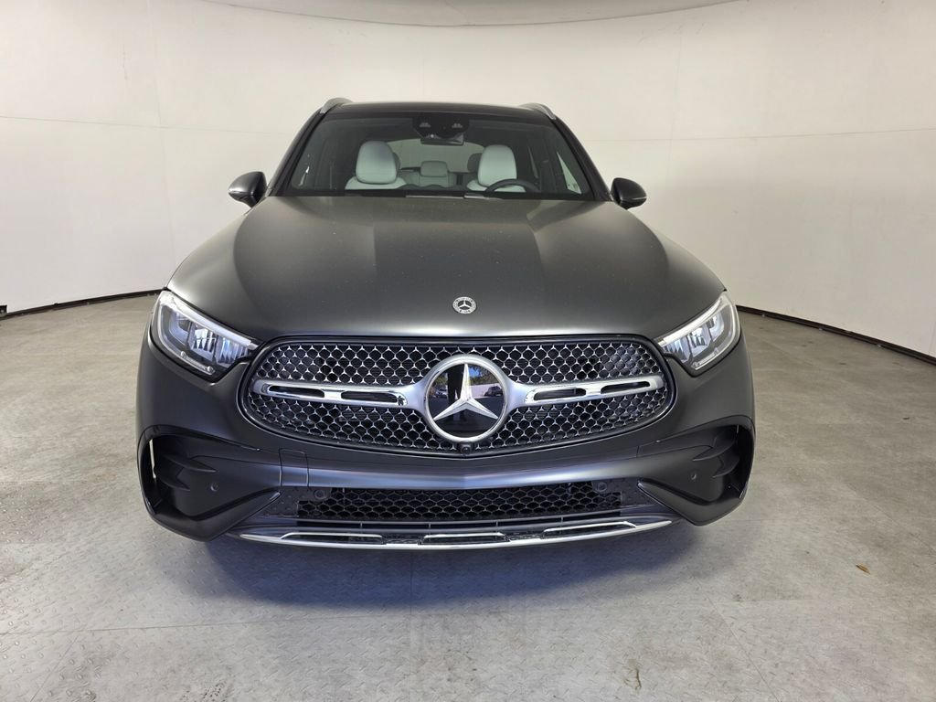 New 2026 MANUFAKTUR exclusive graphite grey magno Mercedes-Benz GLC 300 image 2