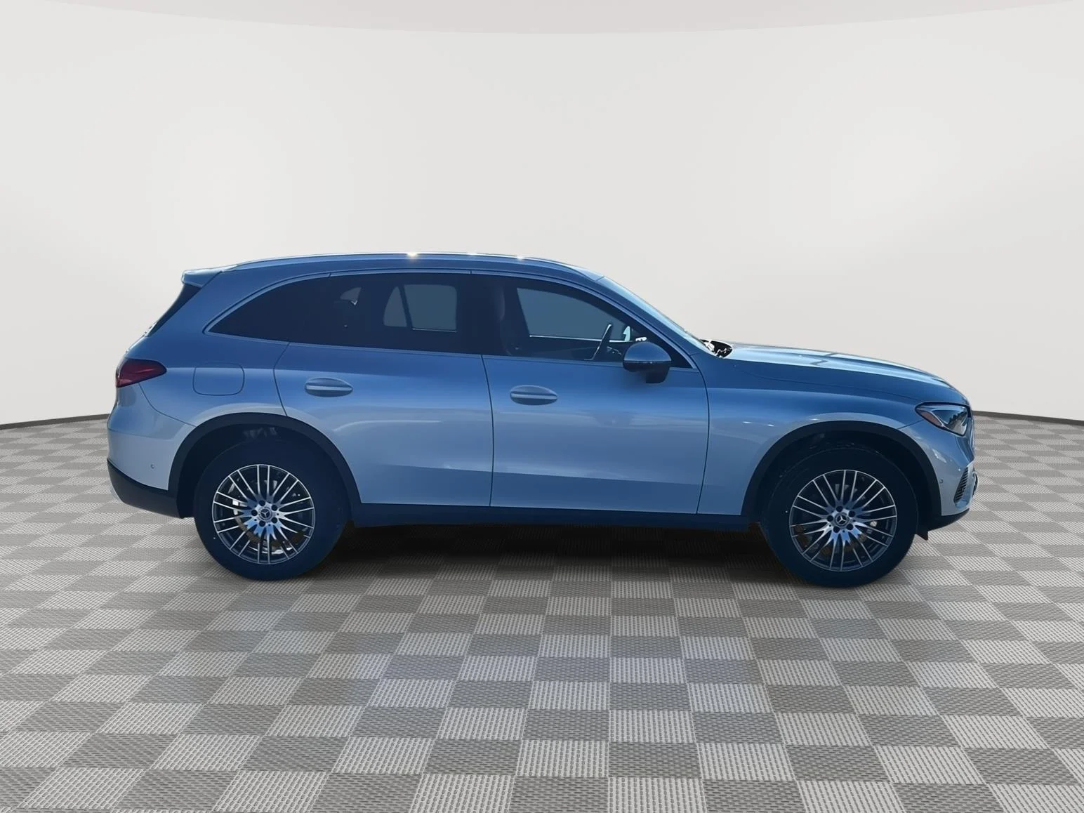 New 2026 Cirrus Silver Metallic Mercedes-Benz GLC 300 image 2