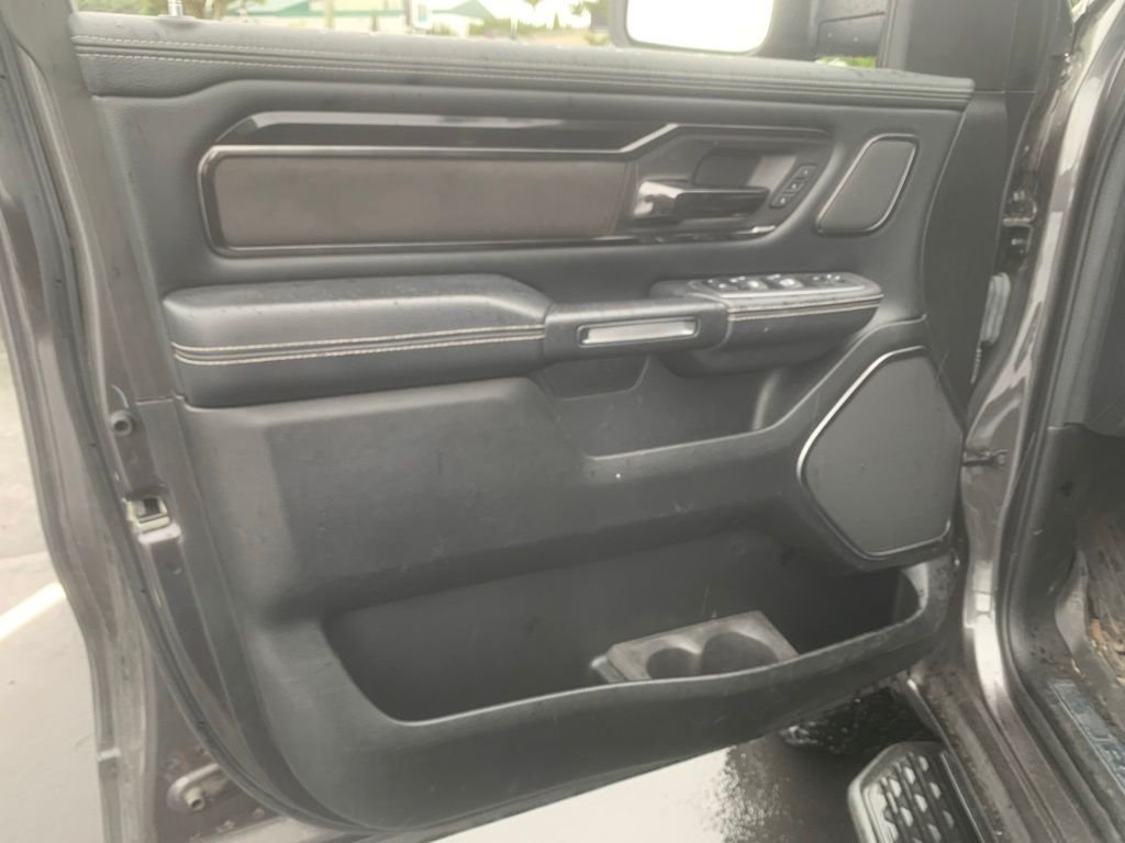 Used 2022 Granite Crystal Metallic Clearcoat Ram Laramie image 12