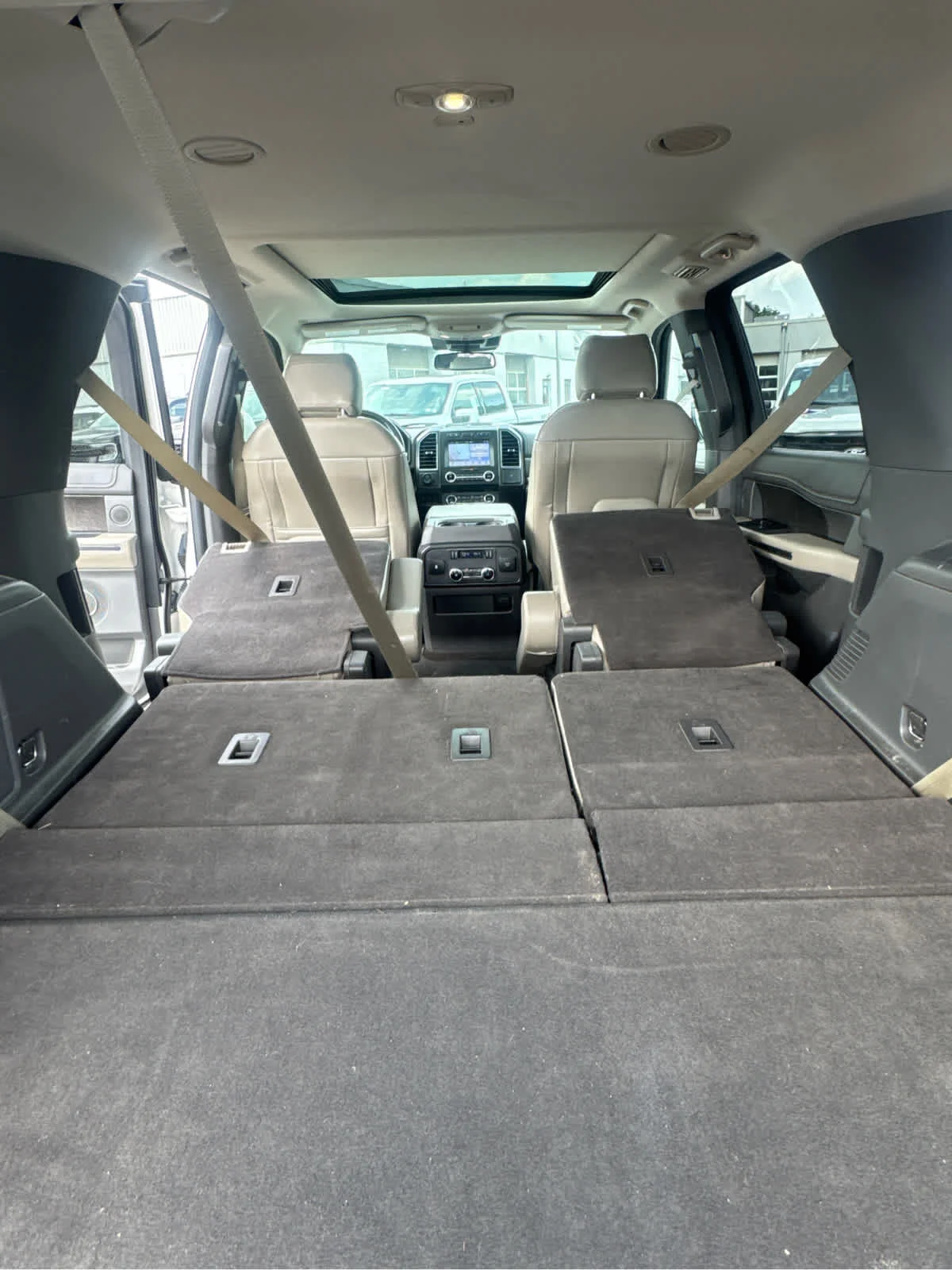 Used 2019 White Platinum Metallic Tri-Coat Ford Limited image 23