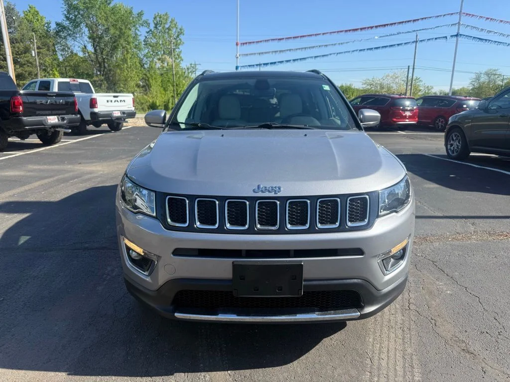 Used 2018 Silver Jeep Limited image 7