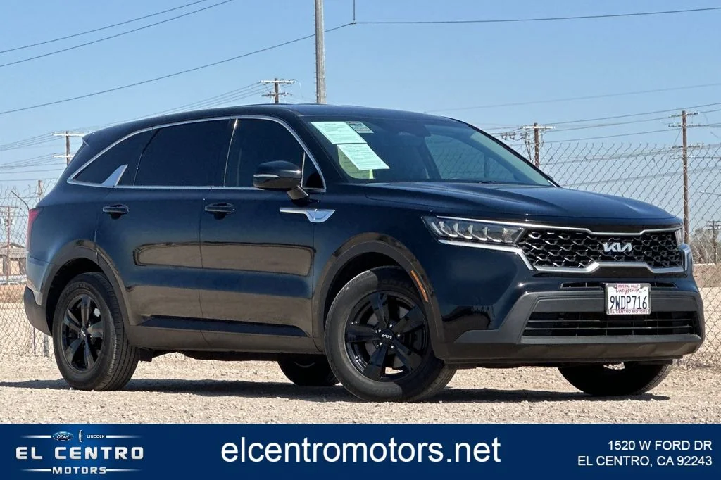 2022 Kia Sorento LX AT's photo