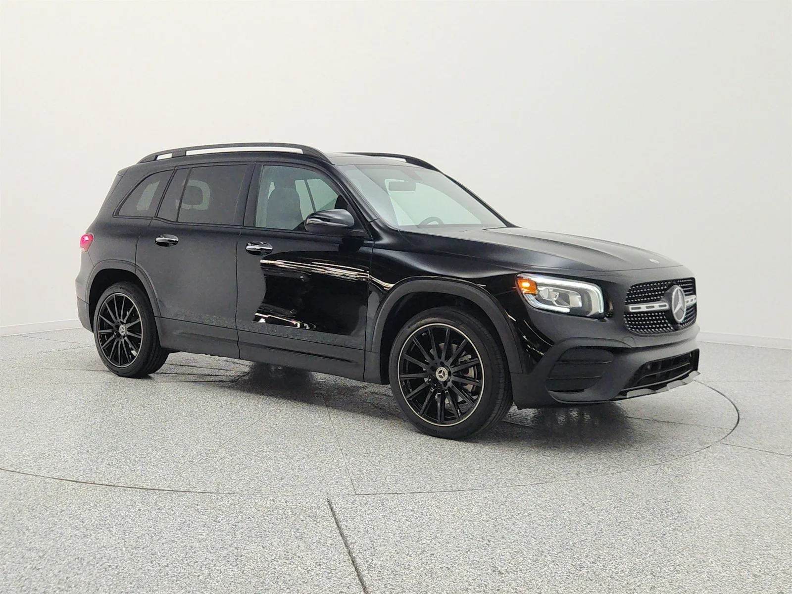 Used 2022 Night Black Mercedes-Benz GLB 250 SUV image 3