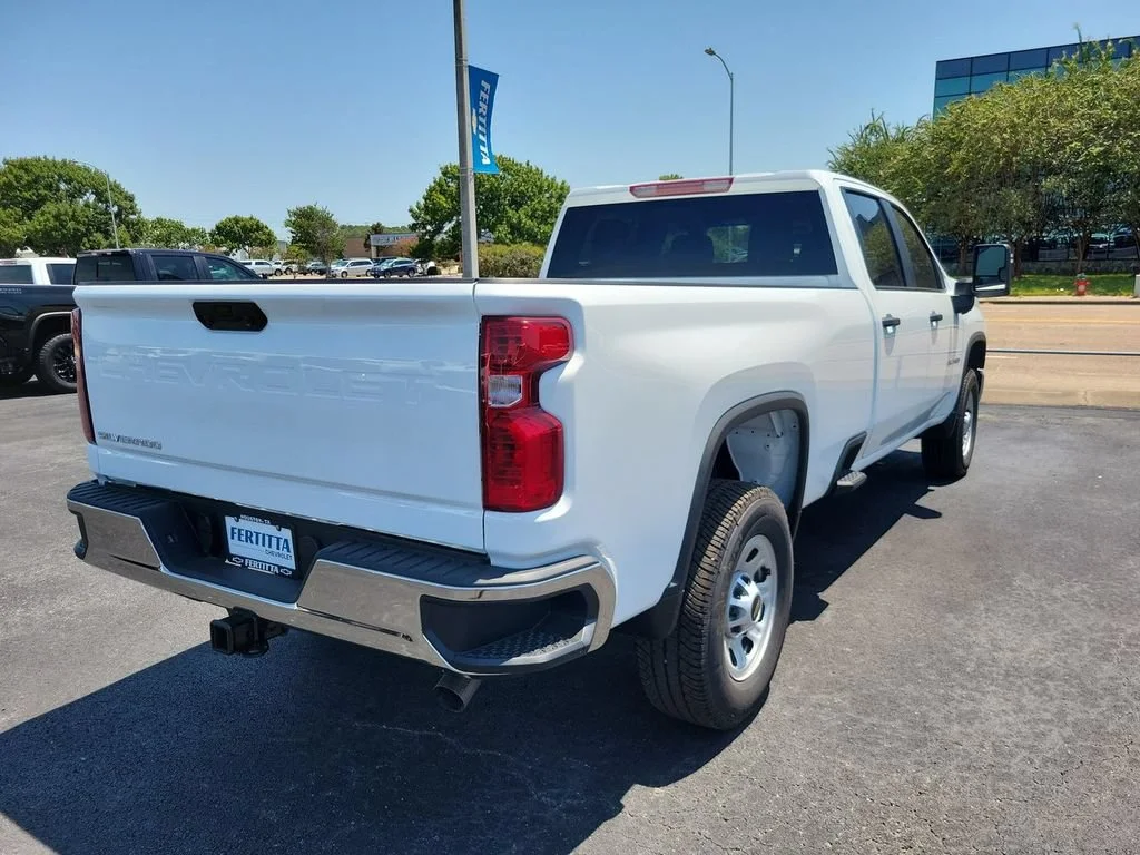 New 2026 Summit White Chevrolet WT image 13