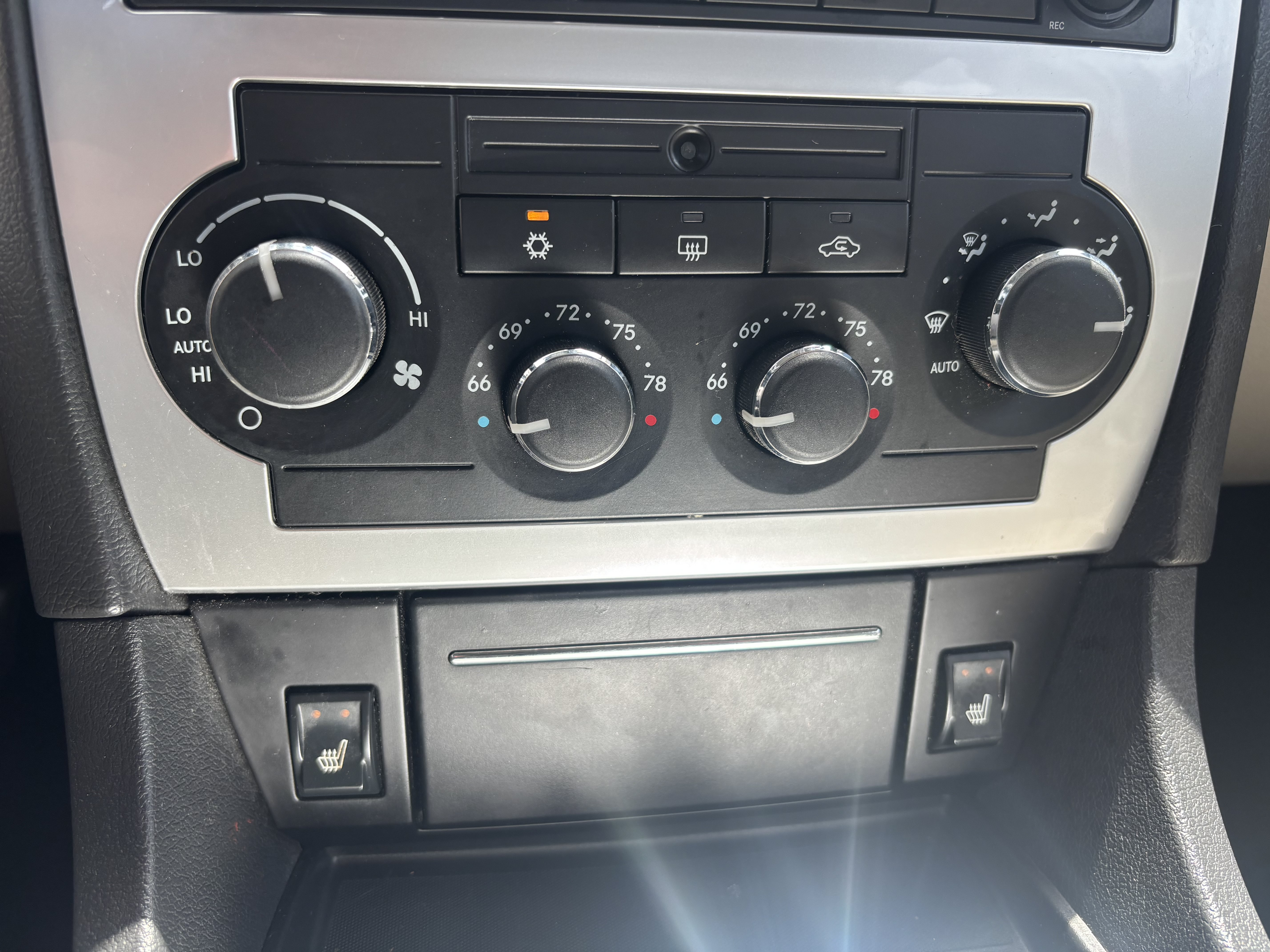 Used 2006  Dodge R/T image 14