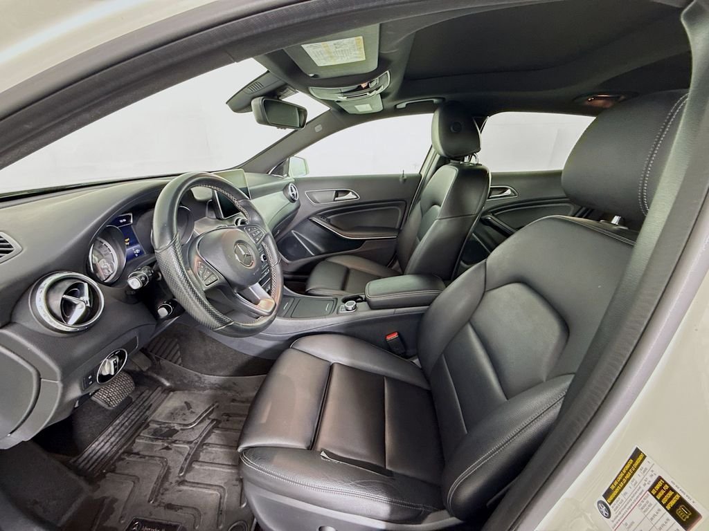 Used 2016 White Mercedes-Benz GLA 250 image 5
