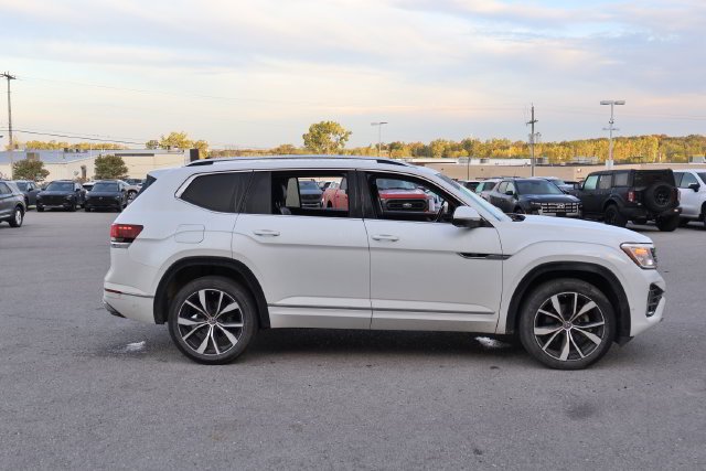 Used 2025 White Volkswagen 2.0T SEL Premium R-Line image 9