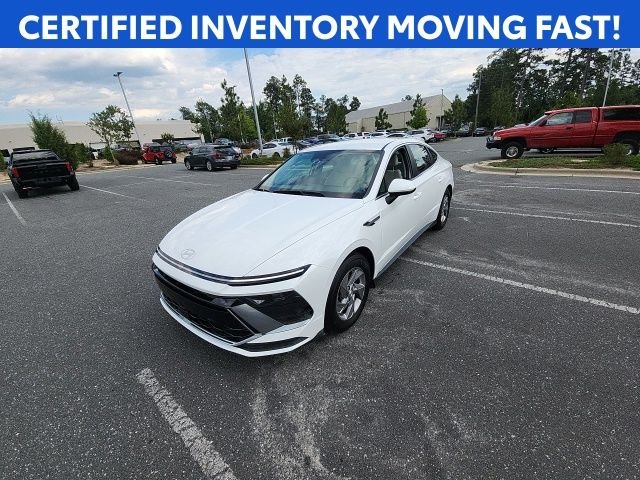Certified Used 2025 White Hyundai SE image 7