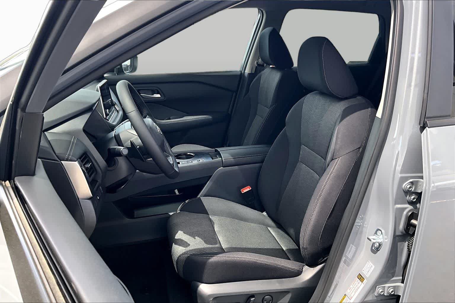 New 2026 Boulder Gray Pearl Nissan SV image 15