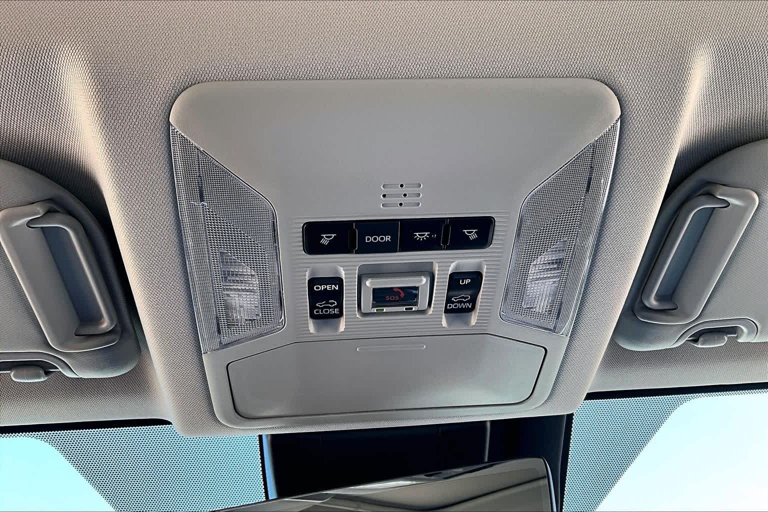 Used 2023 Wind Chill Pearl Toyota XLE Premium image 31