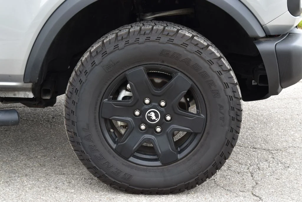 Used 2024 Silver Metallic Ford Black Diamond image 4