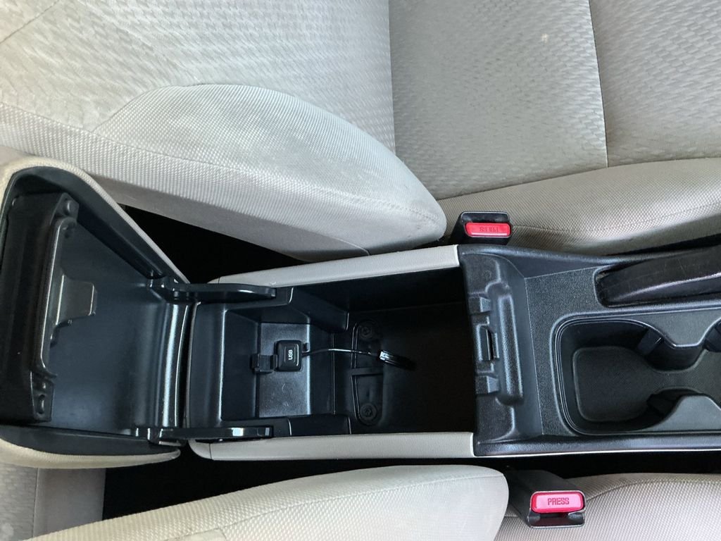 Used 2015 Red Honda LX image 27