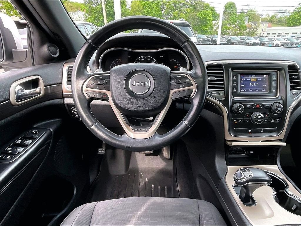 Used 2014 White/off-white Jeep Laredo image 17