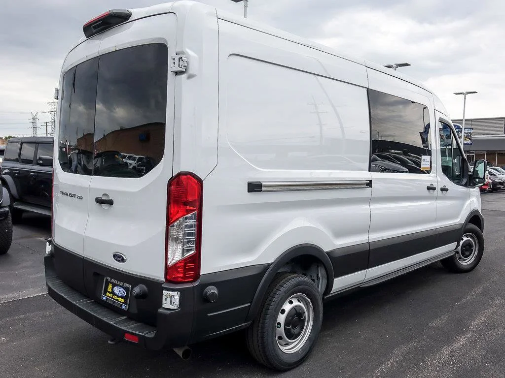 Used 2024 Oxford White Ford Base image 10
