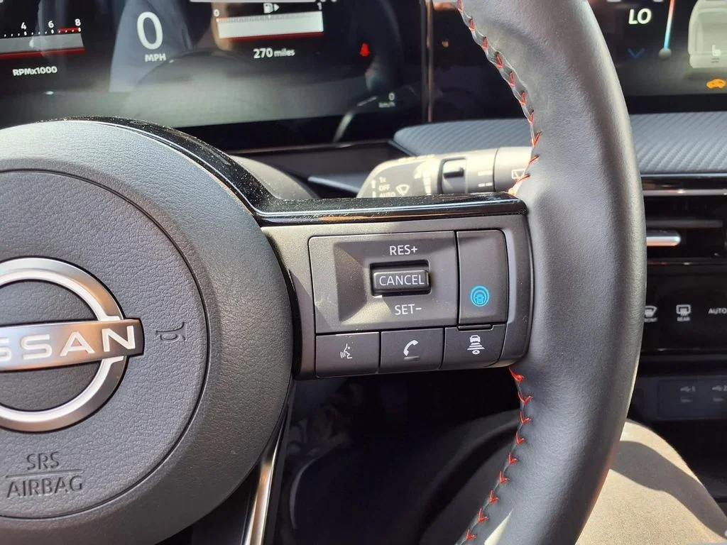 Used 2025 White Nissan SR image 14