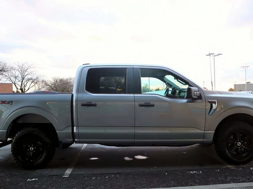 2023 Ford F-150 XLT - Photo 8