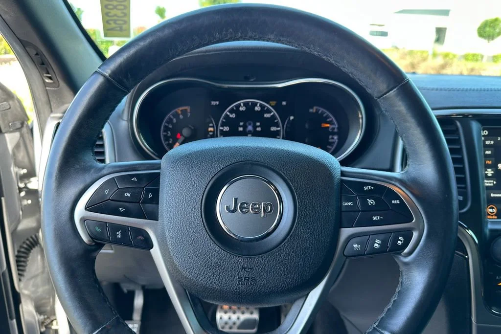 Used 2018 Silver Jeep High Altitude image 14