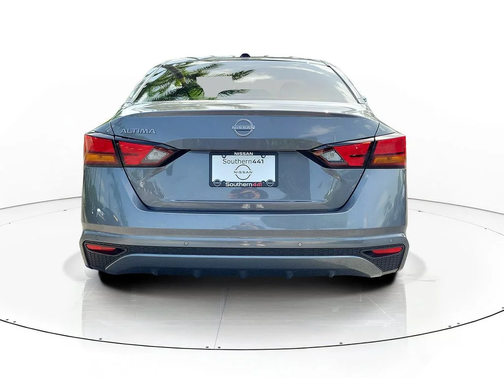 New 2026 Gray Nissan 2.5 SV image 6