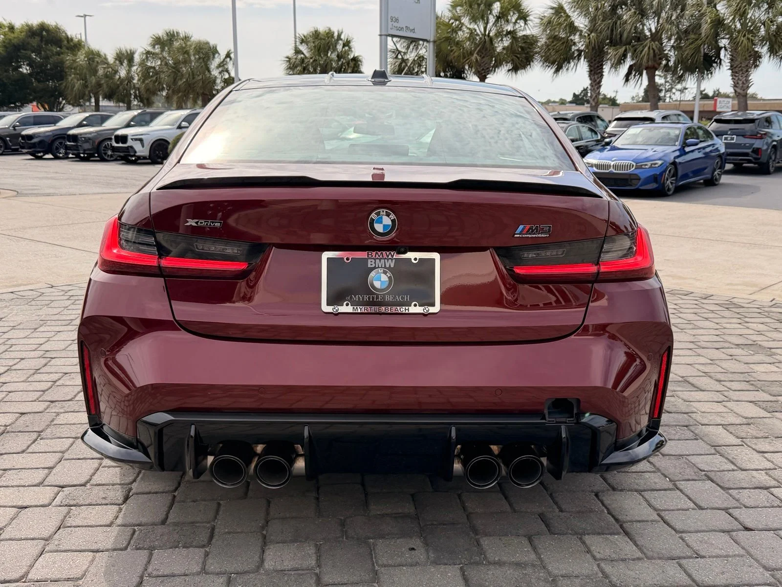 New 2027 Aventurin Red Metallic BMW Competition image 9