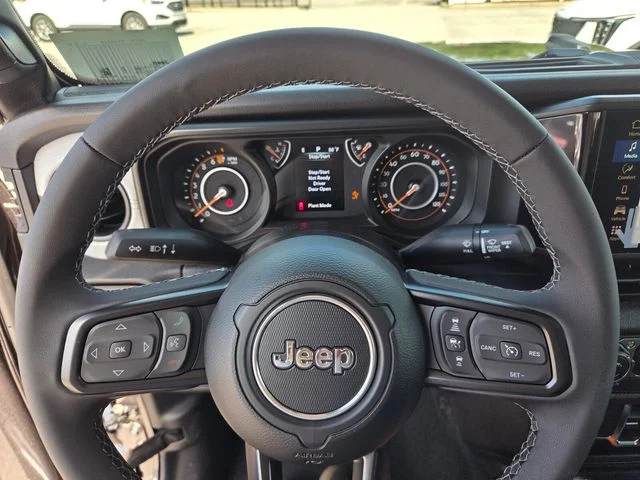 New 2026 Granite Crystal Metallic Clear-Coat Exterior Paint Jeep Sport S image 28