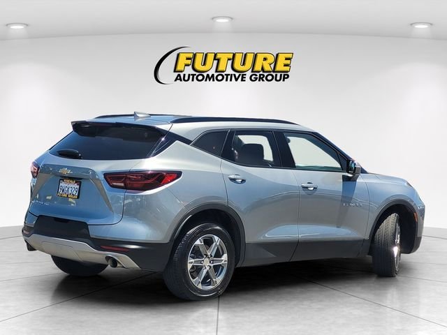 Used 2023 Gray Chevrolet LT image 4