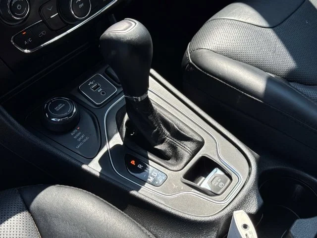 Used 2021 White Jeep Latitude Lux image 32