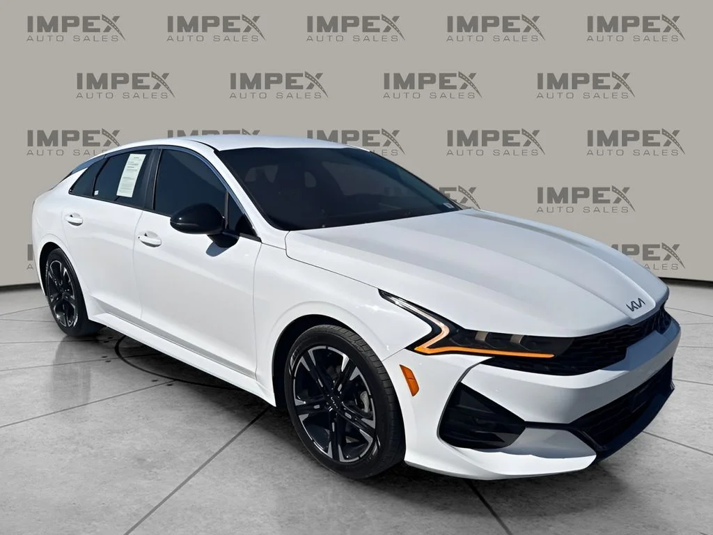 Used 2023 White Kia GT-Line image 7
