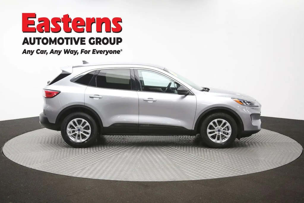 Used 2022 Silver Ford SE image 46