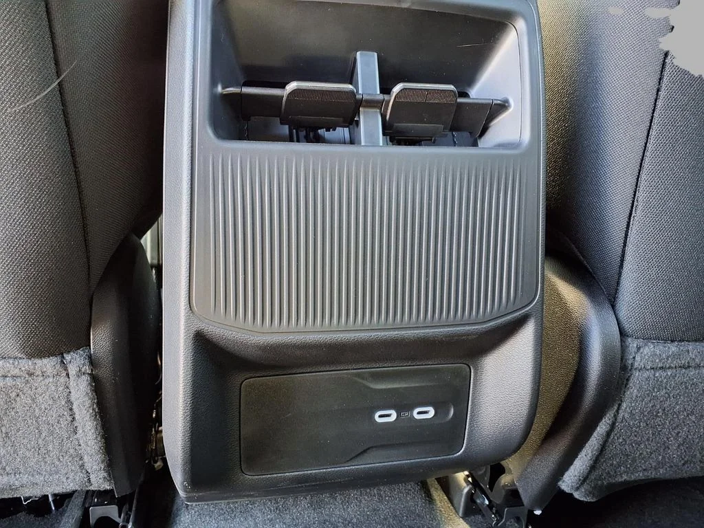 New 2026 Hydro Blue Pearl-Coat Exterior Paint Jeep Laredo image 23