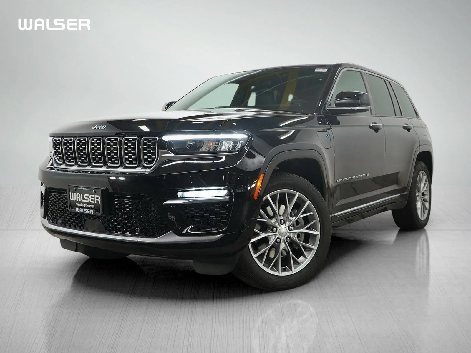2022 Jeep Grand Cherokee Summit Reserve 4xe 4x4's photo