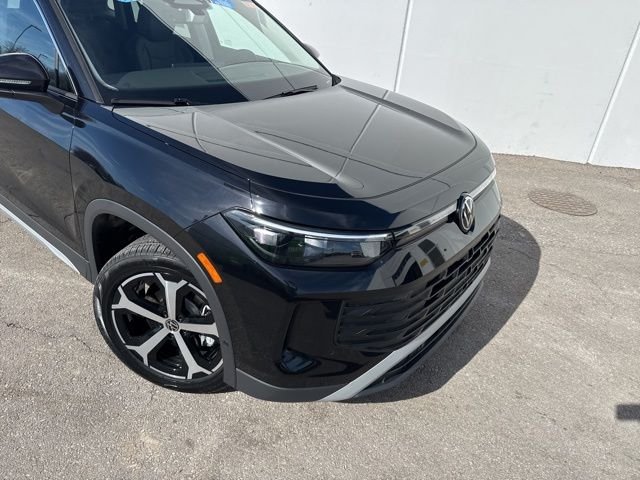 New 2026 Black Pearl Volkswagen 2.0T SE image 3