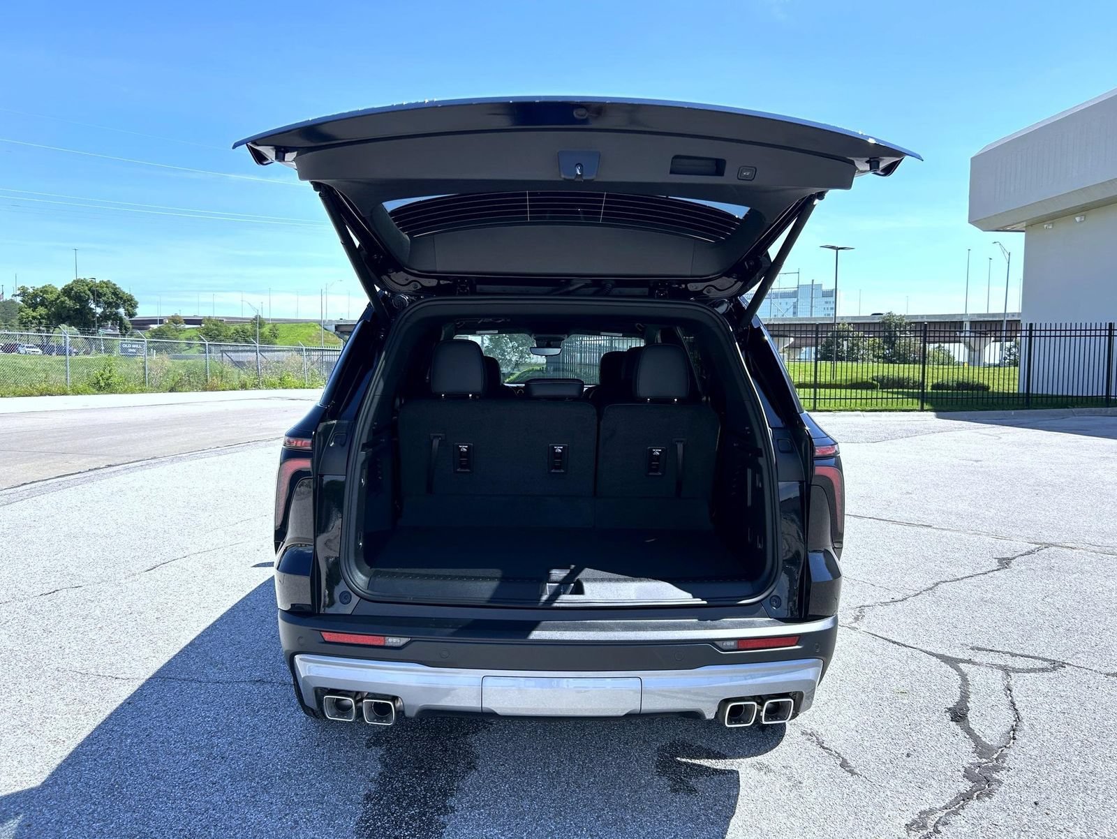 2027 Chevrolet Traverse LT - Photo 23