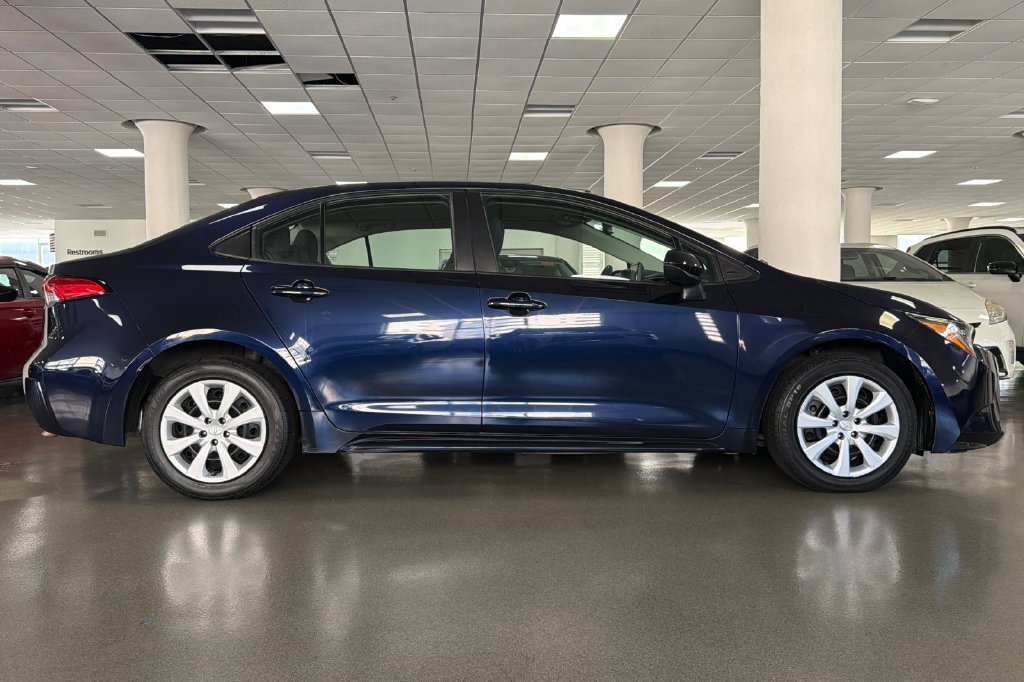 Used 2024  Toyota LE image 3
