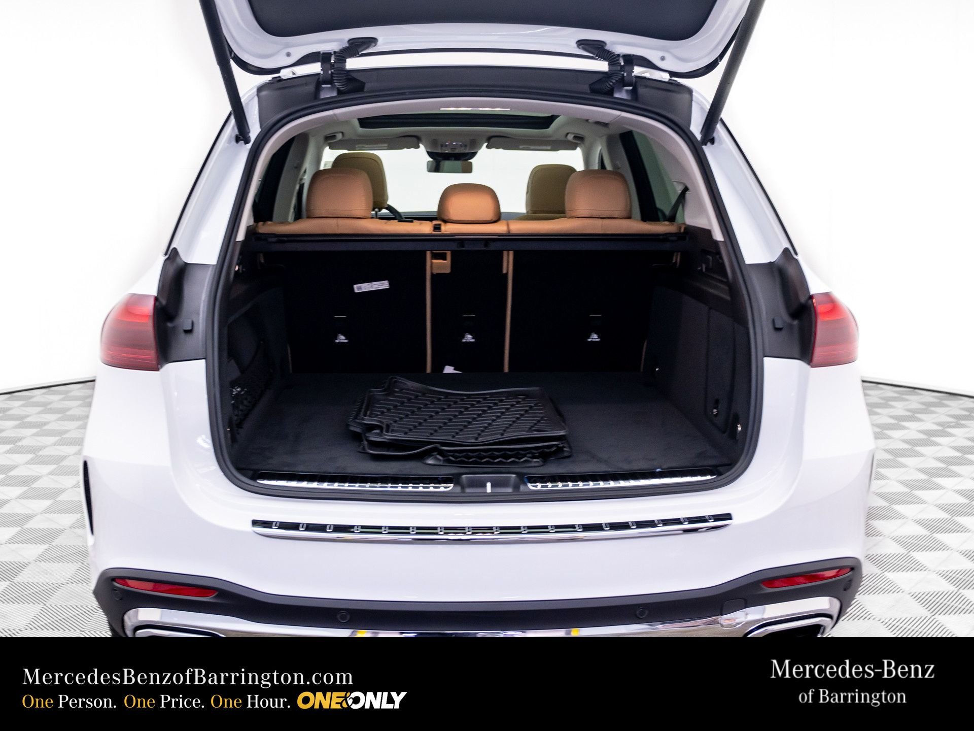 New 2026 MANUFAKTUR Moonlight White Metallic Mercedes-Benz GLE 350 image 34