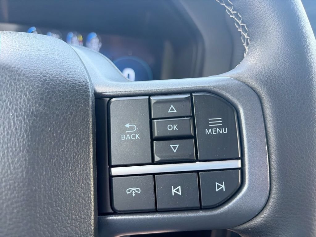 Used 2025 Silver Ford Lariat image 25