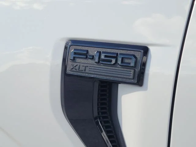 New 2026 Oxford White Ford XLT image 9