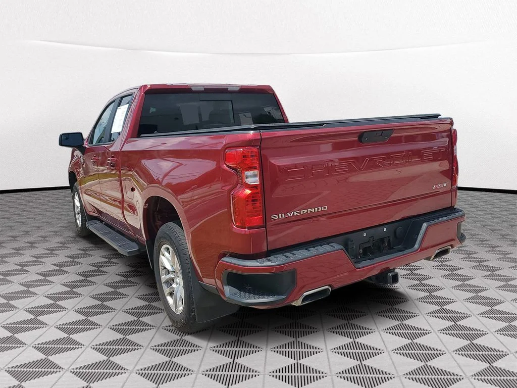 Used 2019 Red Chevrolet RST image 2