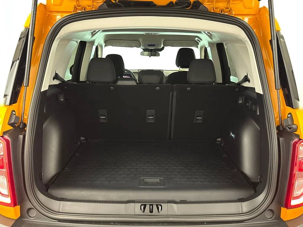 New 2026 Orange Ford Big Bend image 29