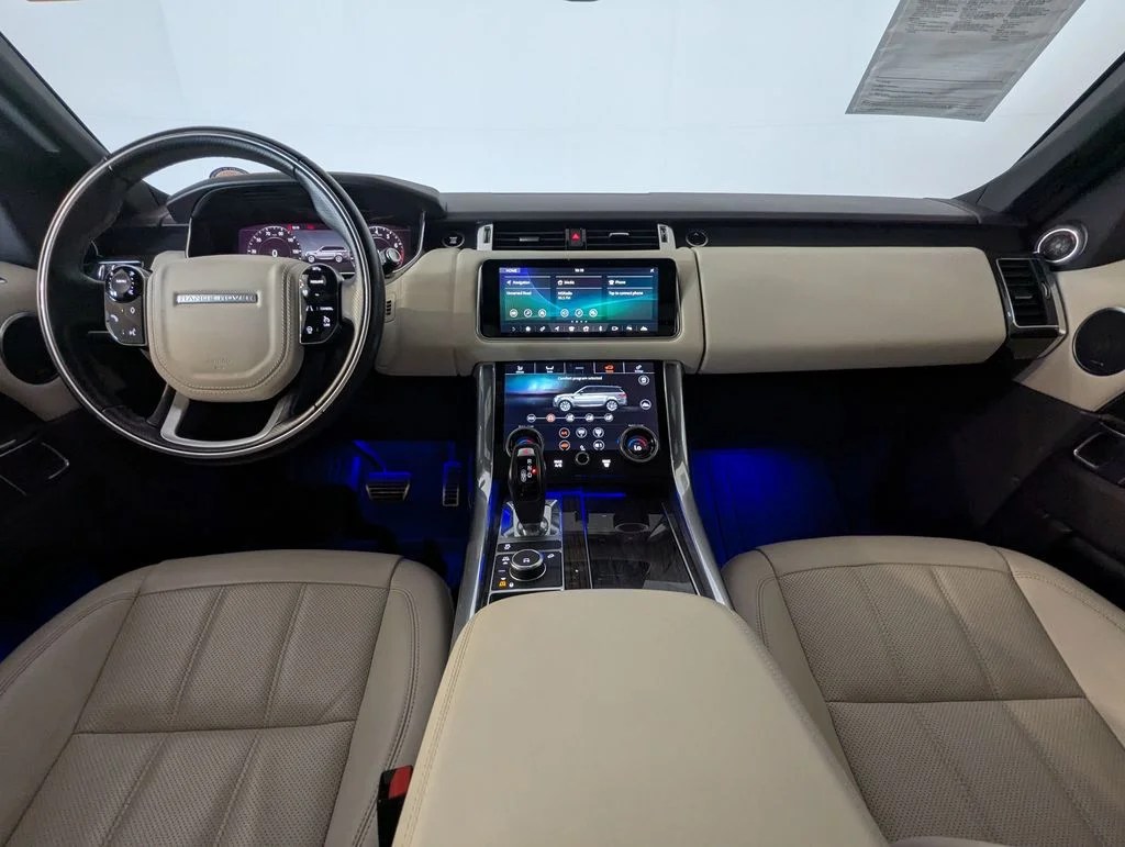 Used 2022 Black Land Rover HSE Silver Edition image 5