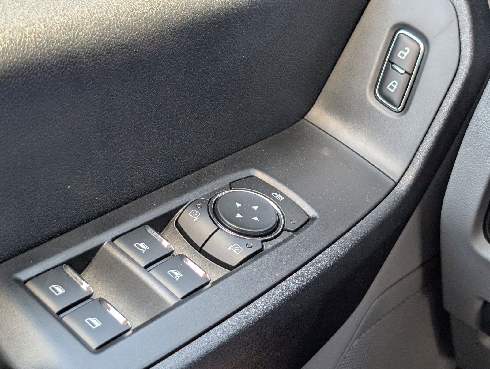 2025 Ford F-350 Super Duty Chassis Cab XL - Photo 21