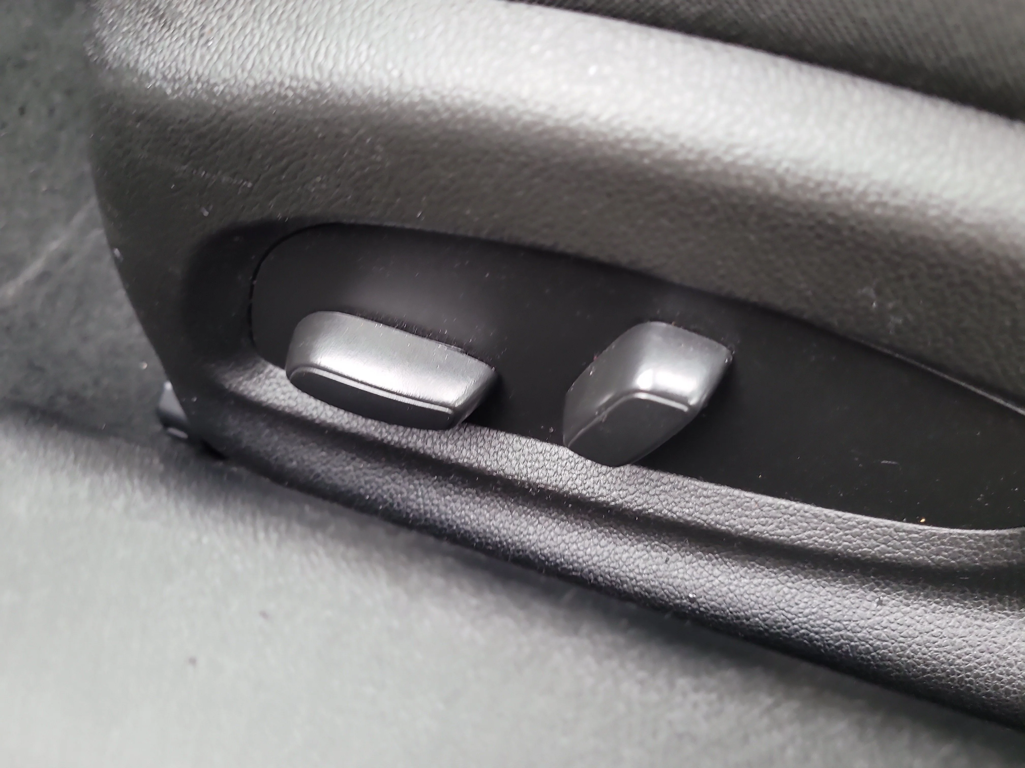 Used 2023 Sharkskin Metallic Chevrolet 1LT image 14