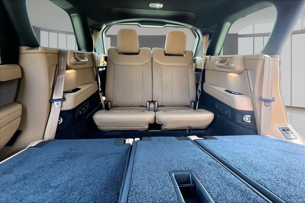 New 2026 SANTORINI BLACK Land Rover SE 7 Seats image 11