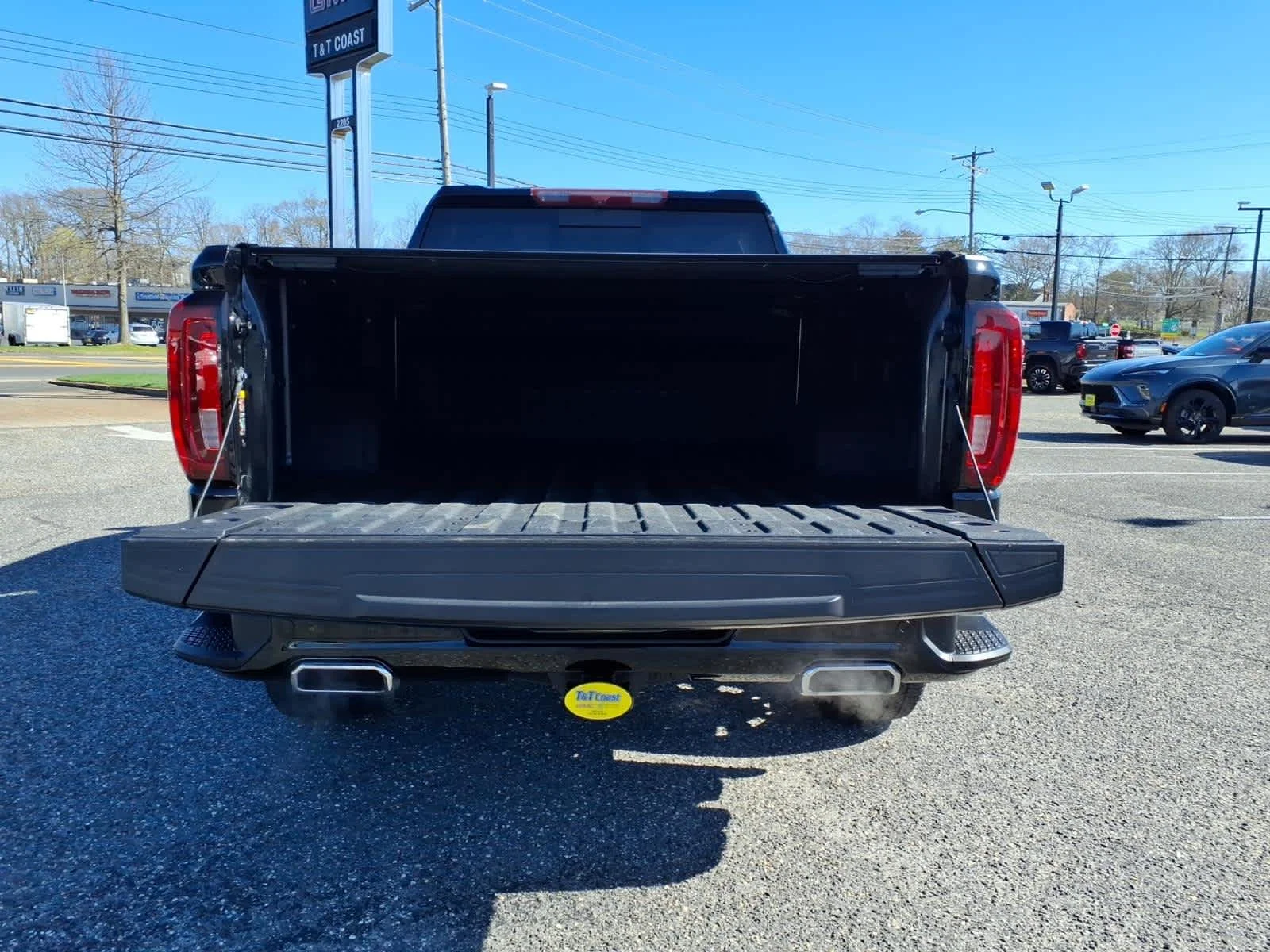 Certified Used 2022 Onyx Black GMC Denali image 8