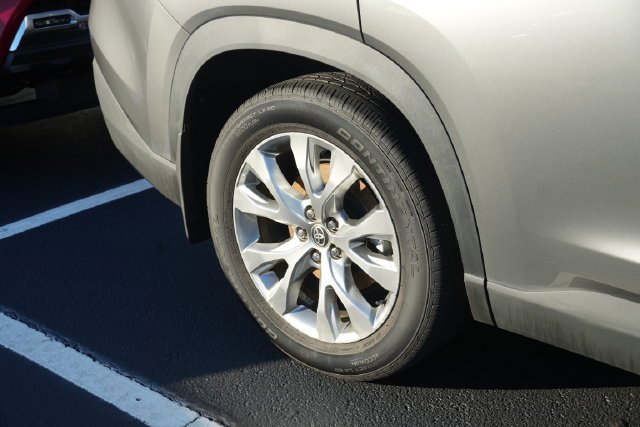 Certified Used 2026  Toyota Limited image 25